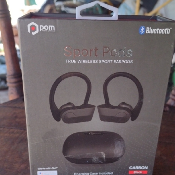 POM Gear Sport Pods Wireless Earbuds Black NWT